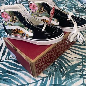 Brand new women’s vans high tops size 9.5